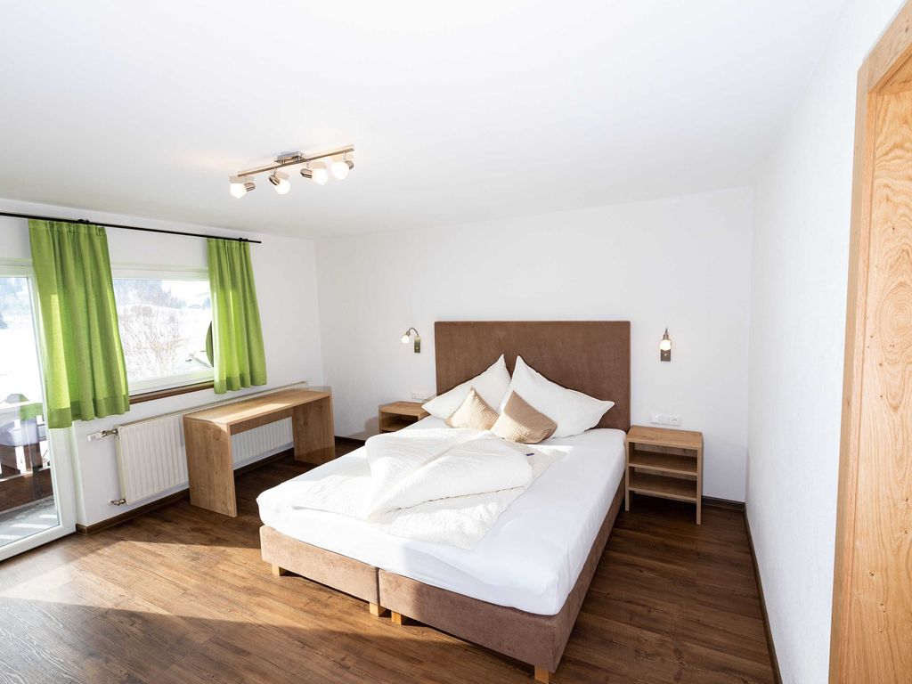 Schlafzimmer mit Balkon