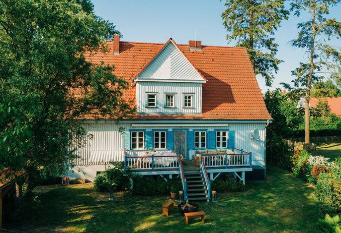 großer umzäunter Garten