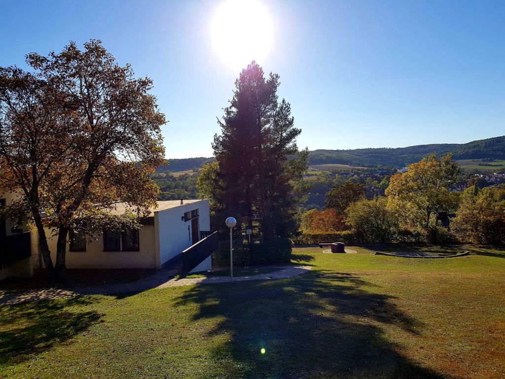 weiter Fernblick von der Ferienwohnanlage Leinleitertal