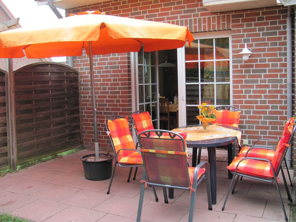 Terrasse mit Gartenmöbel