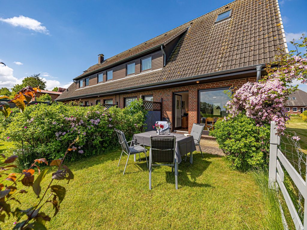 Grundstück mit Terrasse