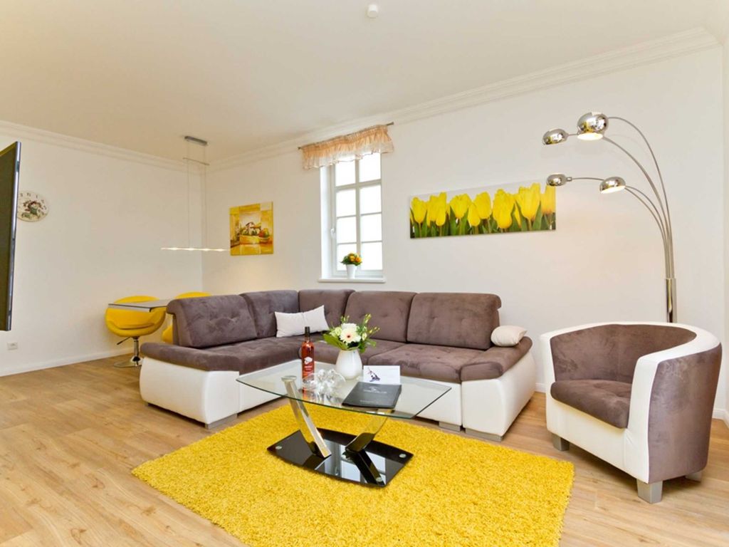 Wohnzimmer mit Essbereich