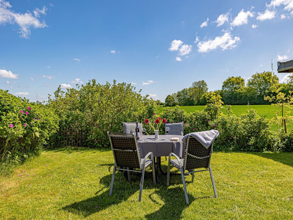 eigene Terrasse für die Ferienwohnung Uferschwalbe