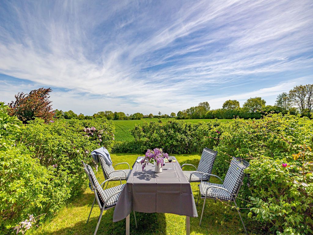 Terrasse mit Blick auf Felder