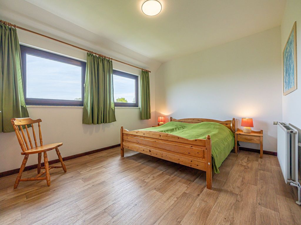Schlafzimmer mit Doppelbett