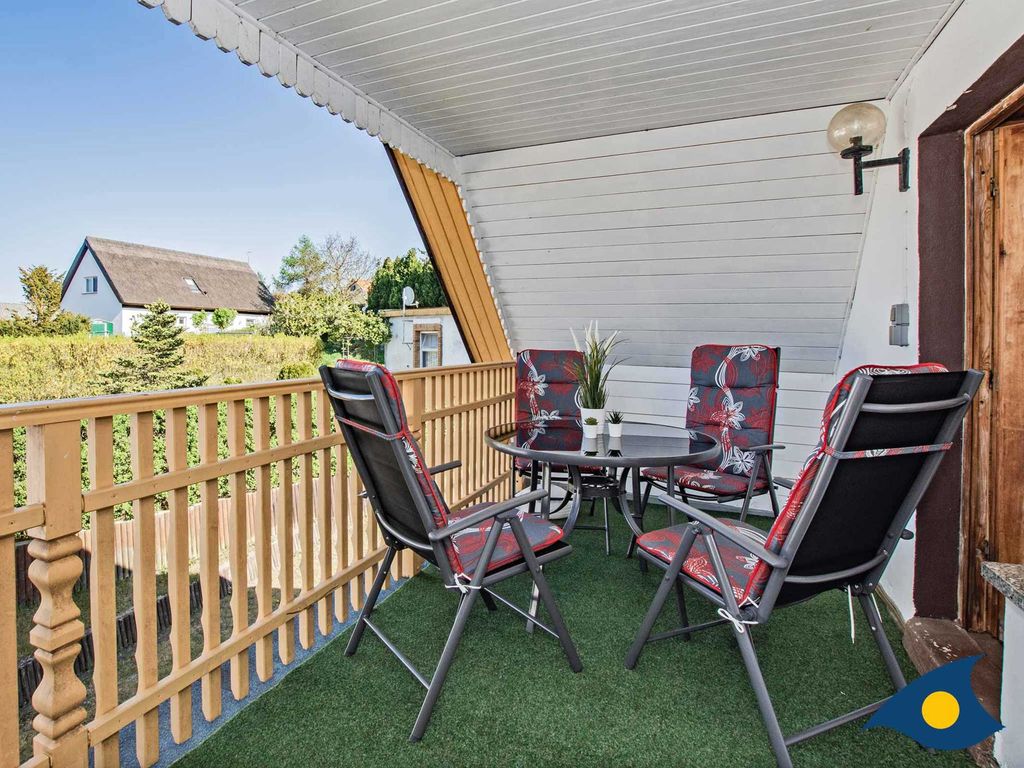 Balkon mit Sitzgelegenheit