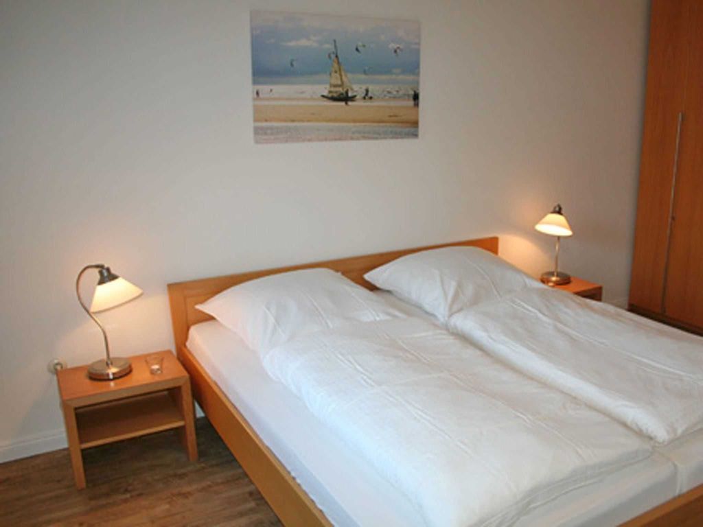 Schlafzimmer mit Doppelbett