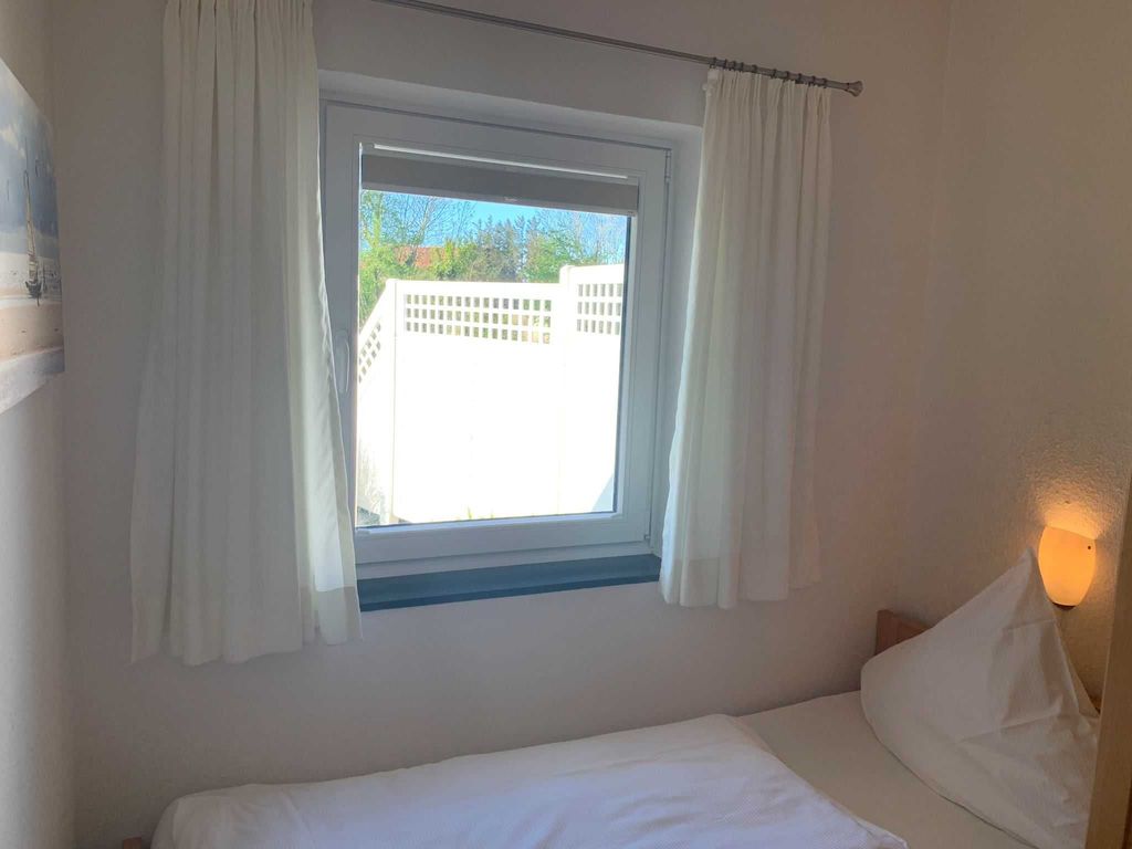 Schlafzimmer mit zwei Einzelbetten