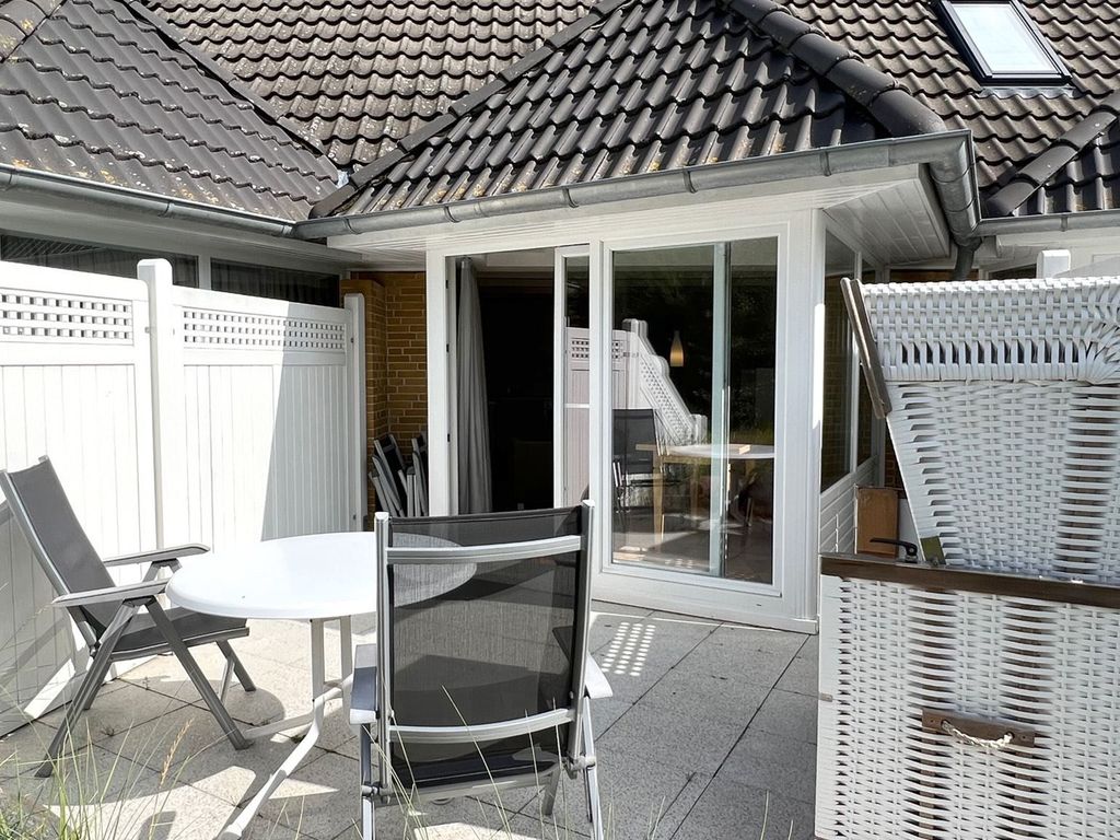 Terrasse mit Strandkorb