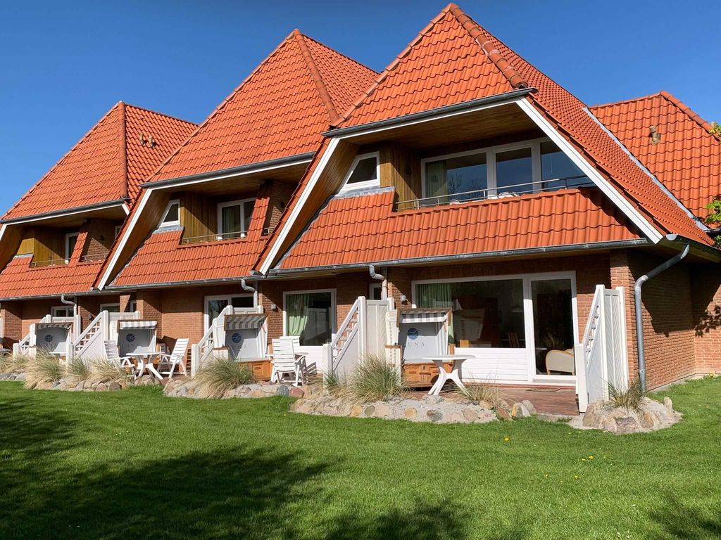 Außenbereich 
Terrasse und Zugang zum Garten
