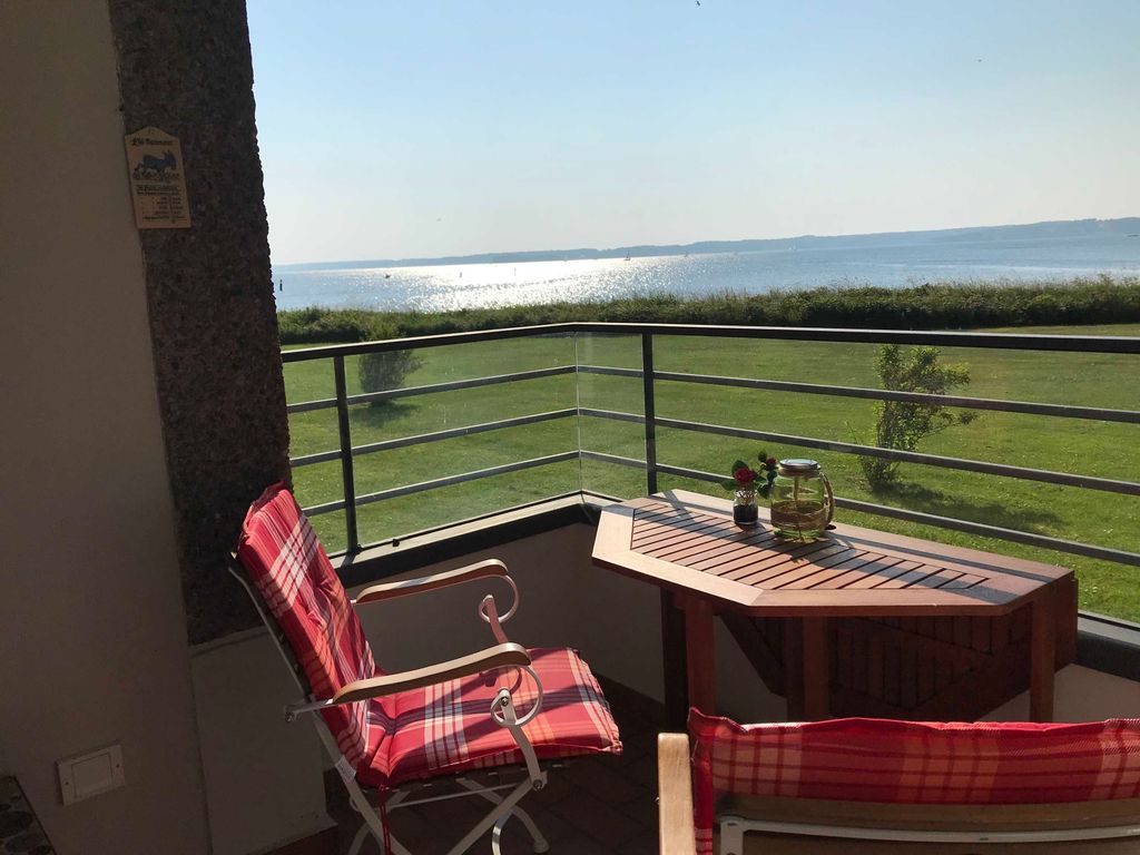 Balkon 1 mit Meerblick (zu erreichen über das Wohnzimmer)